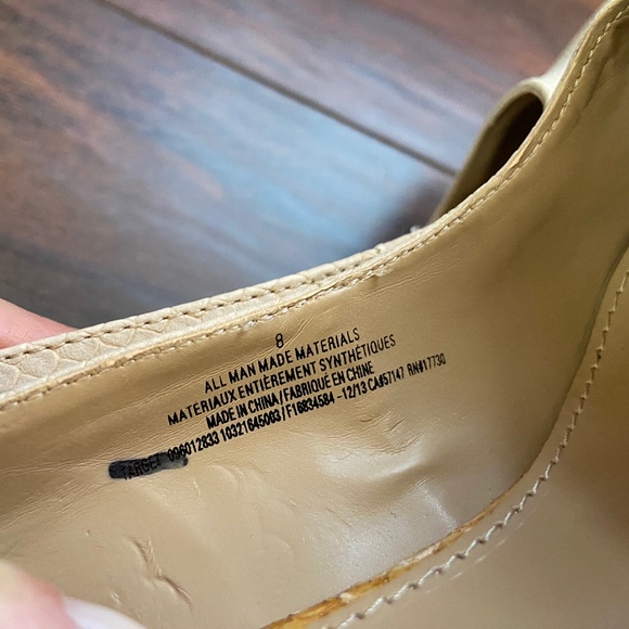 Cream MERONA Closed Pointed Toes Snake Print Size 8 - Picture 5 of 7